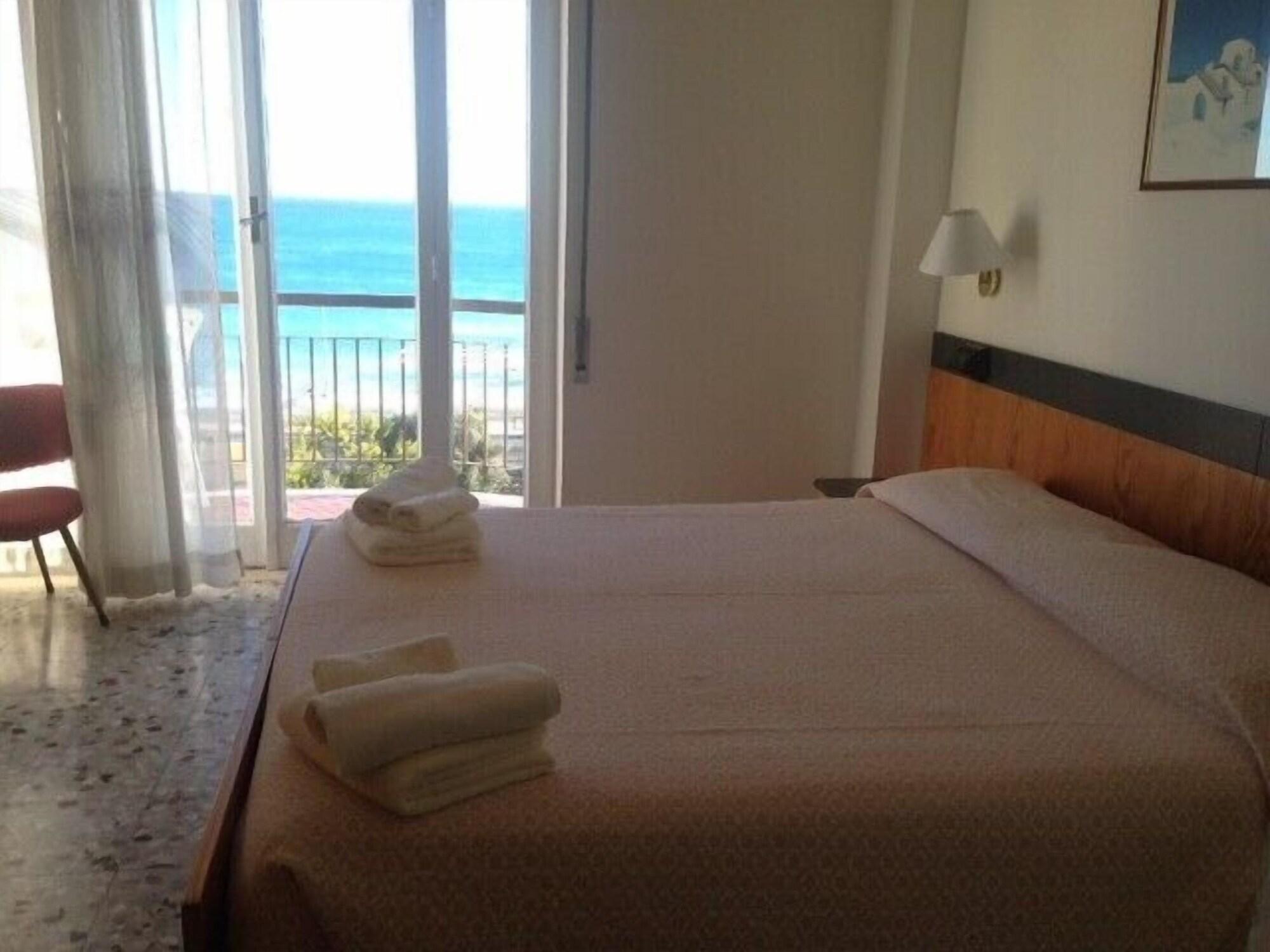 Hotel Minerva Pietra Ligure Exterior foto