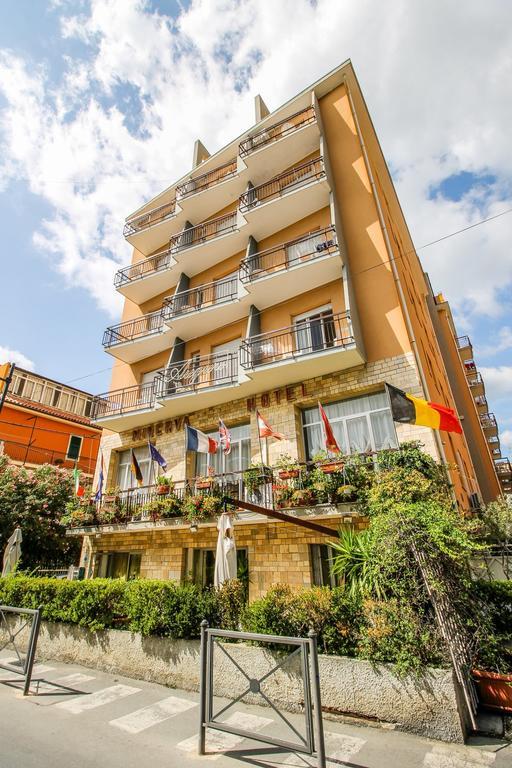 Hotel Minerva Pietra Ligure Exterior foto