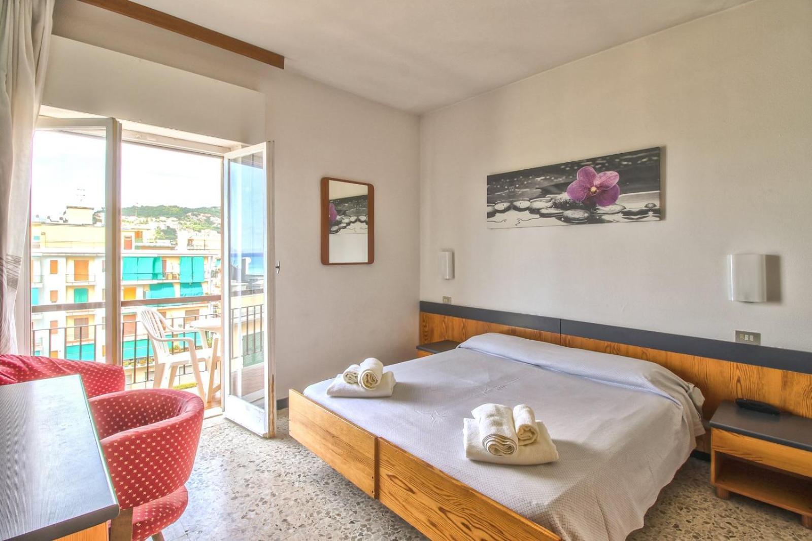 Hotel Minerva Pietra Ligure Exterior foto