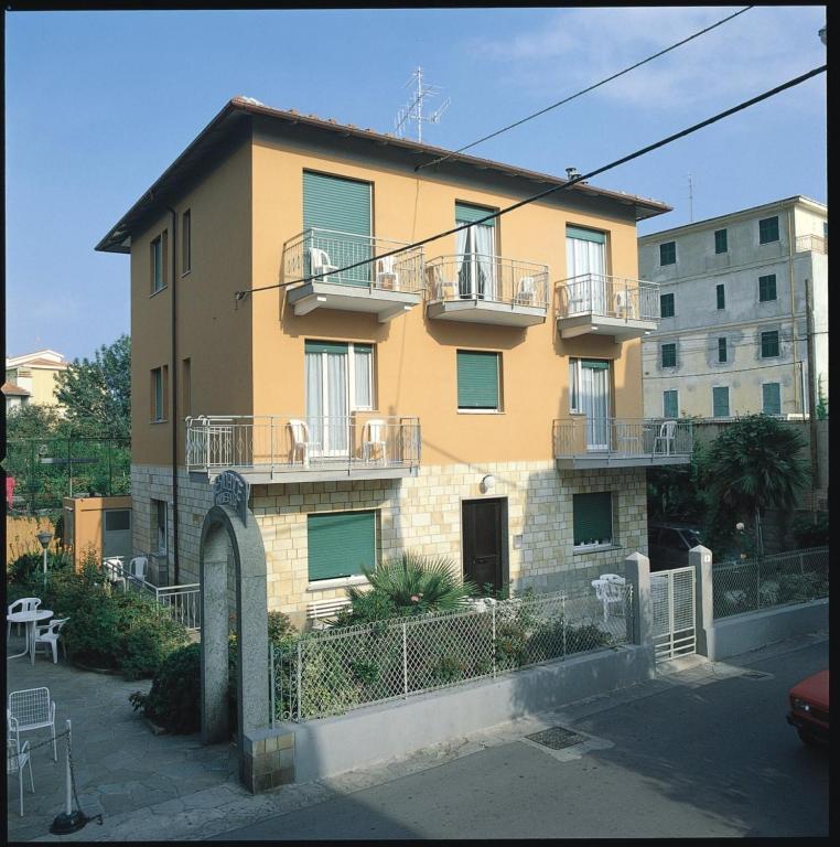 Hotel Minerva Pietra Ligure Exterior foto
